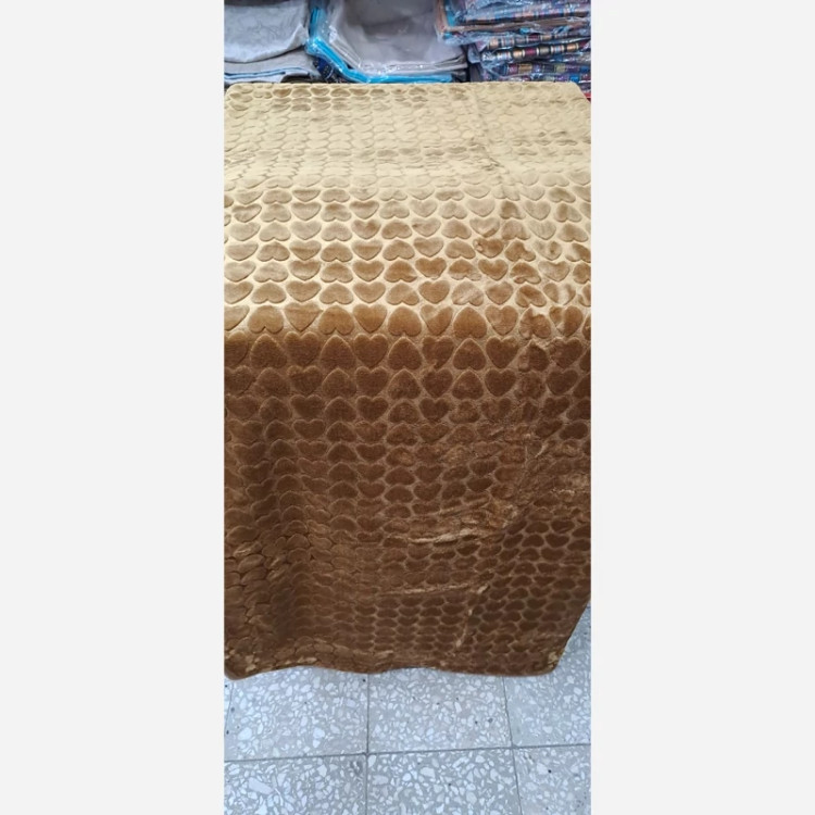 پتو نرمینه یک نفره مدل سروین مسافرتی ساکدار ساده قلبی برجسته