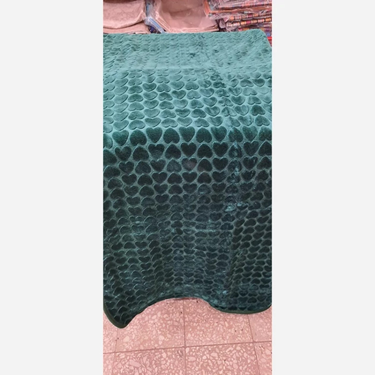 پتو نرمینه یک نفره مدل سروین مسافرتی ساکدار ساده قلبی برجسته