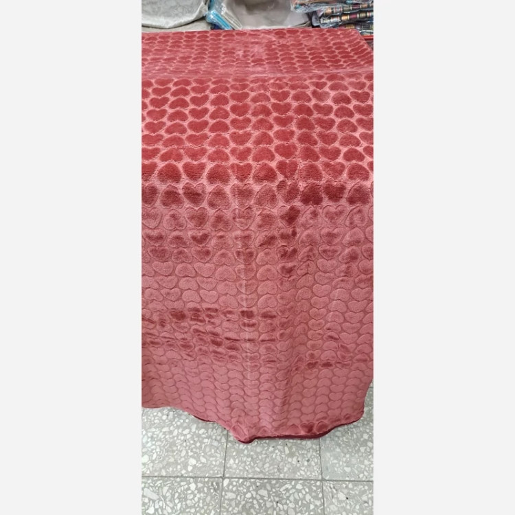 پتو نرمینه یک نفره مدل سروین مسافرتی ساکدار ساده قلبی برجسته