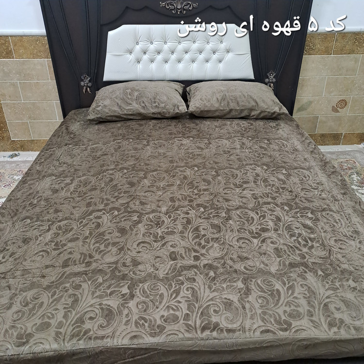 روتختی مخمل کشدوزی شده (نیم ست روتختی مخمل)